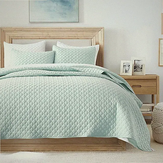 Aqua Blue King Size Lightweight Quilt Set with Cloud Pattern & Pillow Shams
