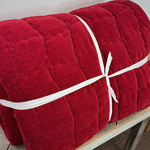 POTTERY BARN COZY CLOUD HANDCRAFTED QUILT, FULL/QUEEN ~ RUBY RED